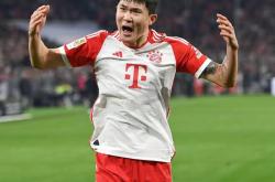 开云体育APP下载-拜仁慕尼黑后卫死里逃生，助球队保级成功的简单介绍