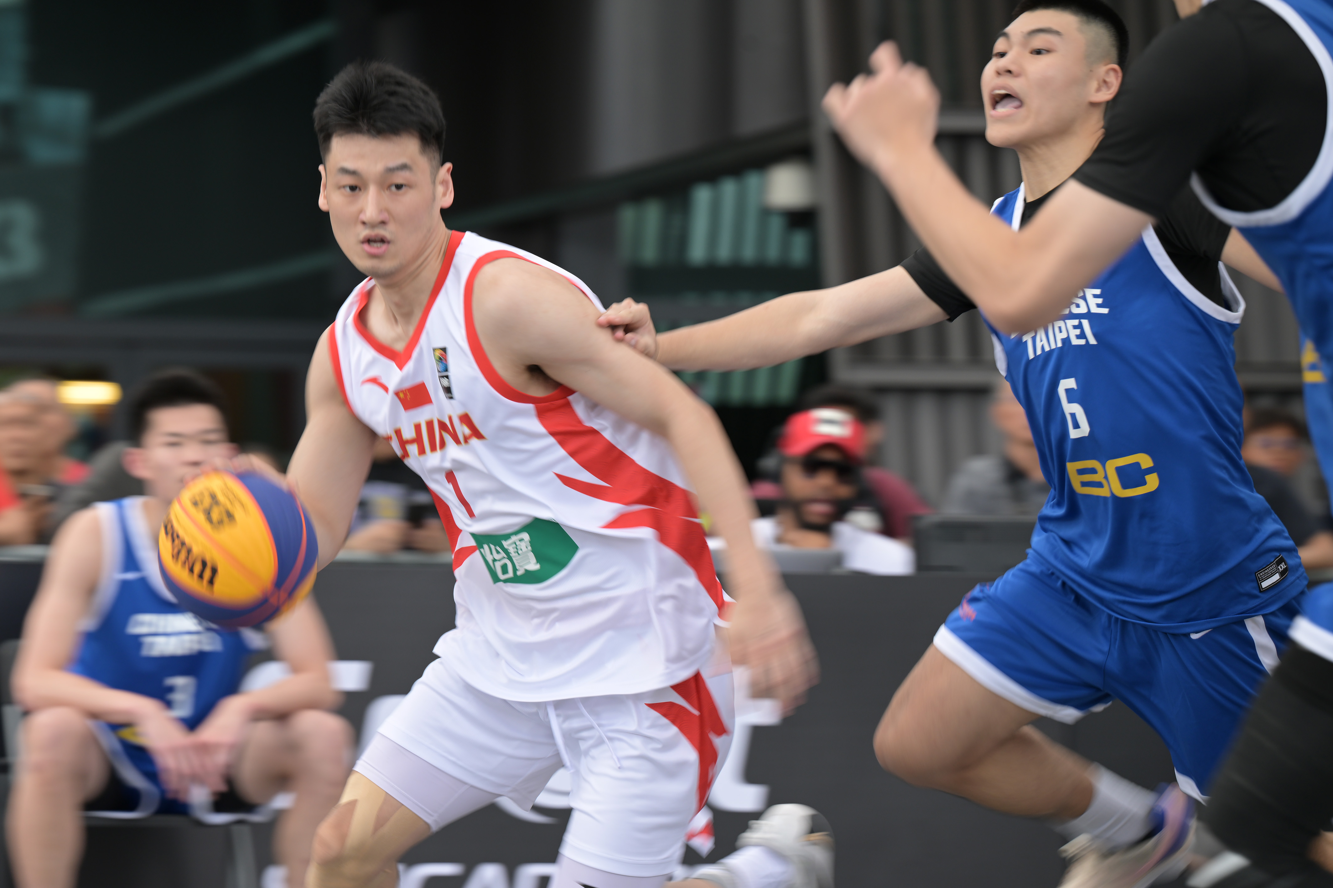 包含亚洲杯篮球佳绩频出，中国队实力尽显雄风的词条