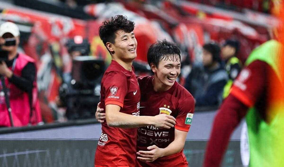 关于武磊领衔上海上港战胜天津泰达，稳定排名前列的信息