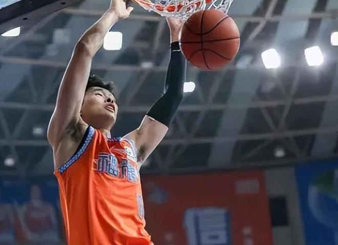 福建男篮不畏强敌，实现出乎意料的胜利