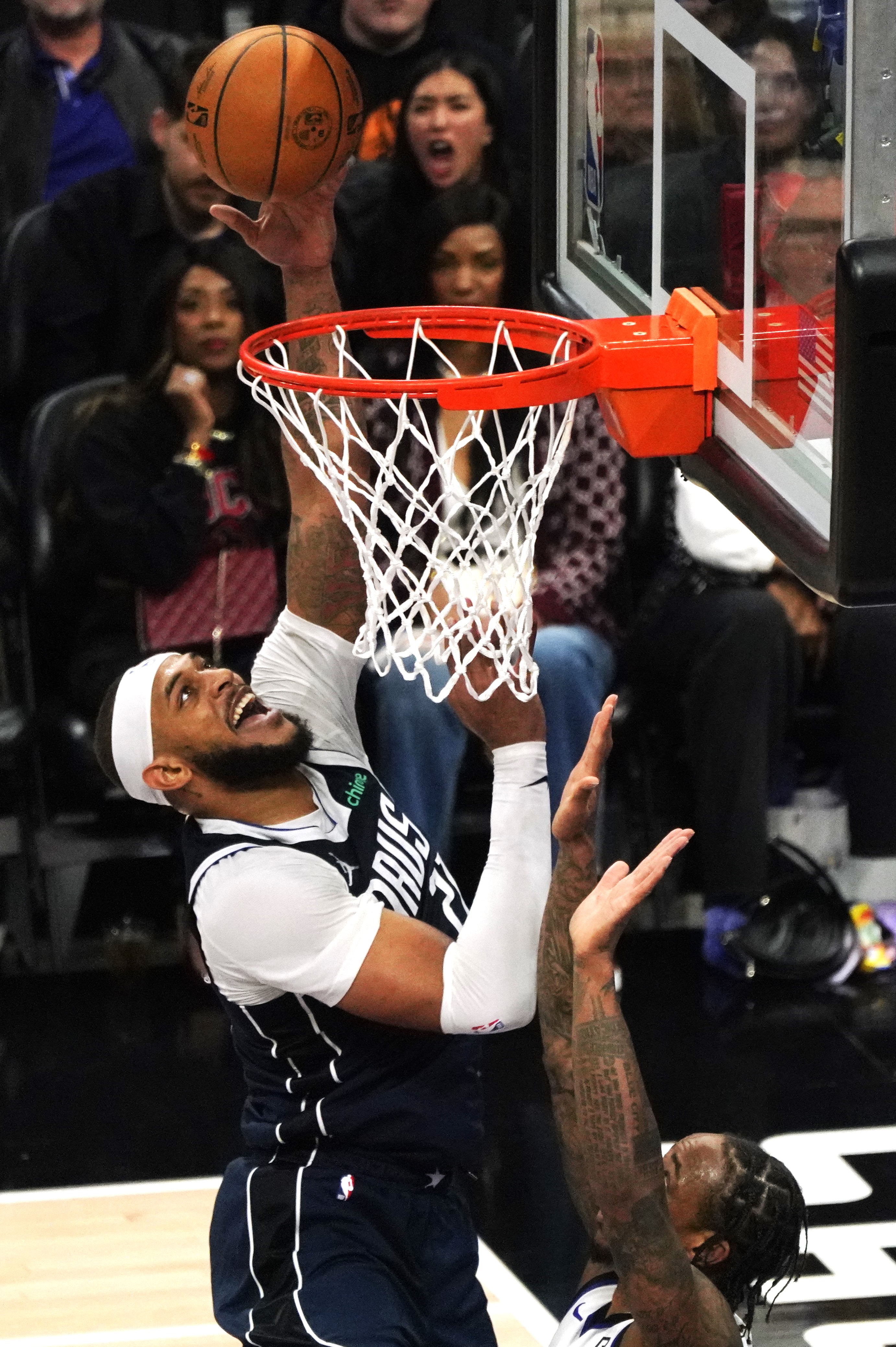 独行侠客场大胜尼克斯,全队篮球发挥出色 独行侠客场大胜尼克斯,全队篮球发挥出色