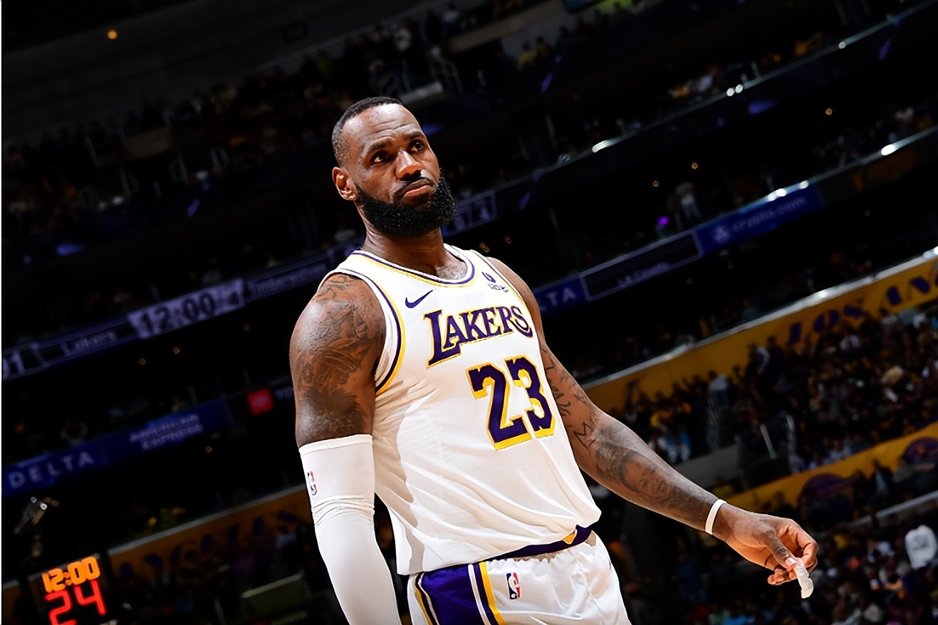 湖人惊险逆转篮网，詹皇再次发威