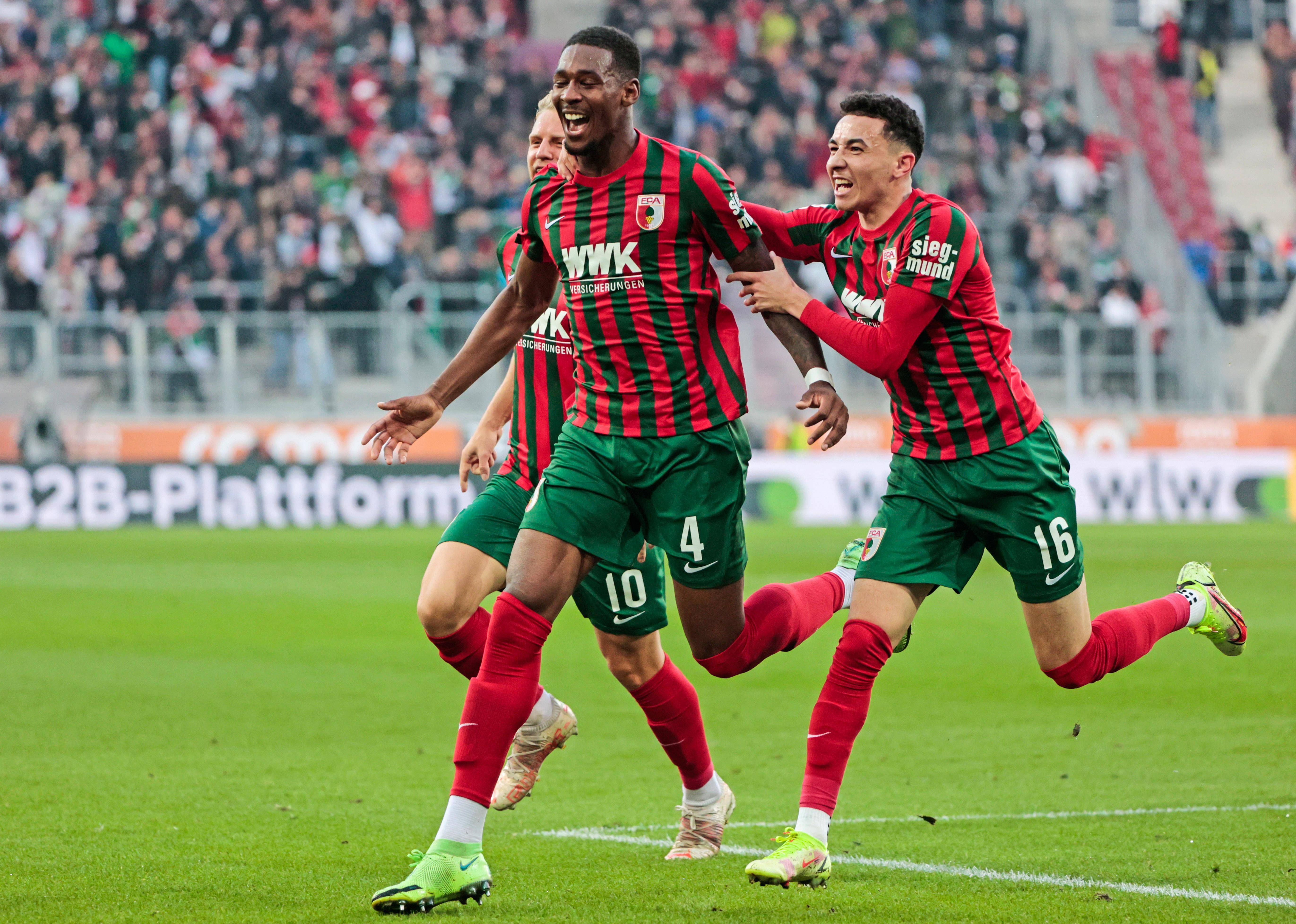 奥格斯堡队主场大捷，领先对手一步