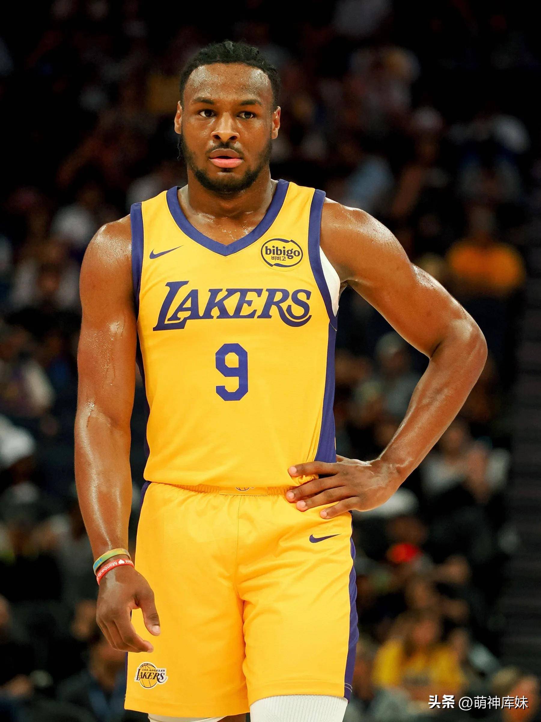 包含76人逆转灰熊，詹姆斯高光表现的词条