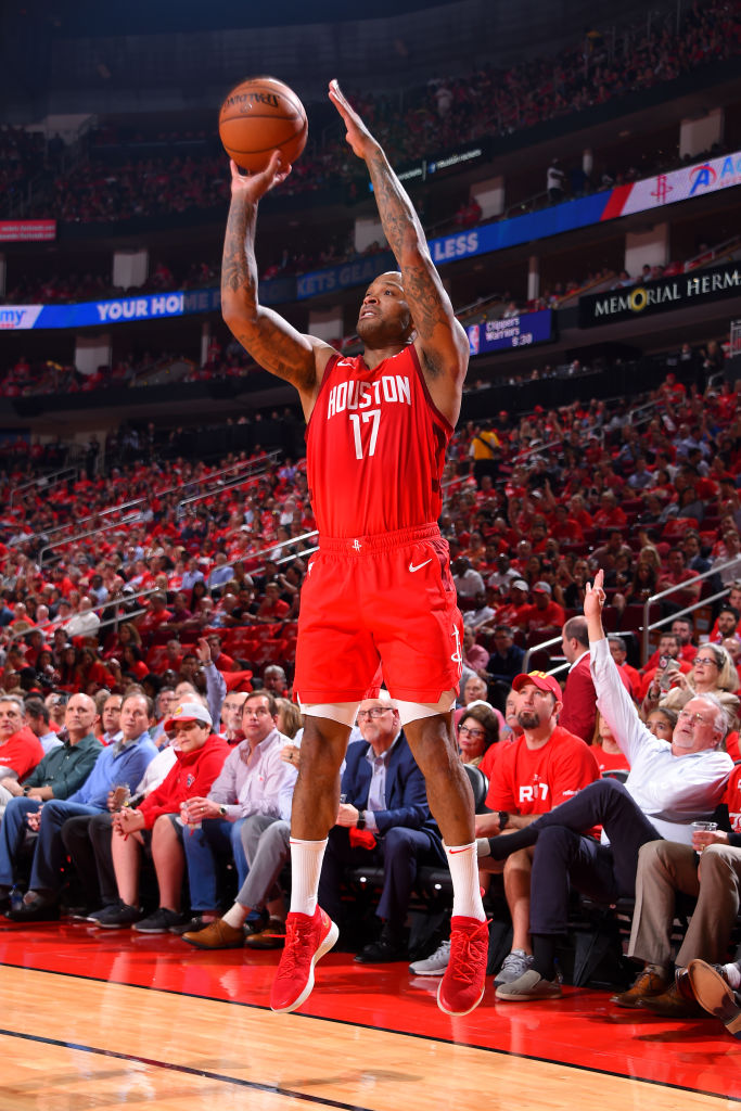 包含山东队完胜四川队,米切尔关键制胜的词条 包含山东队完胜四川队,米切尔关键制胜的词条