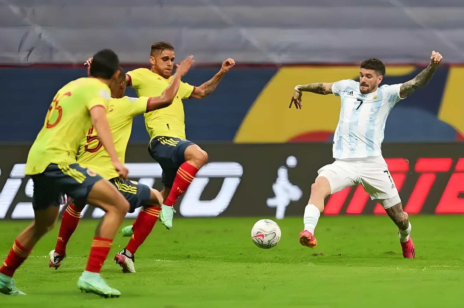 乌拉圭碾压阿根廷，库尔图瓦统治全场的简单介绍